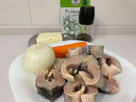 Припущенная осетрина