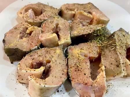 Припущенная осетрина