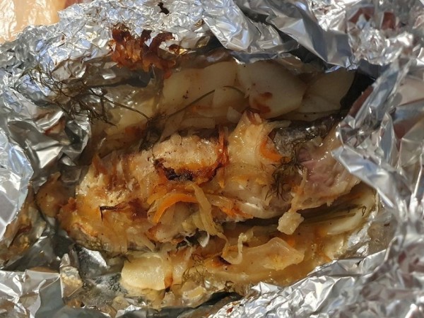 Три дня на ТрехречьеВ тех краях я не был 16 лет. Когда-то я на лодке с эхолотом изучил там все уголки. Для тех кто не в курсе, Трехречьем называют район Ахтубы ниже поселка Харабали, где речка делится на три протоки: Ахтуба, Мангут и Харабалык. Каждая протока по-своему уникальна. Повороты, ямы, плесы, коряжники. 