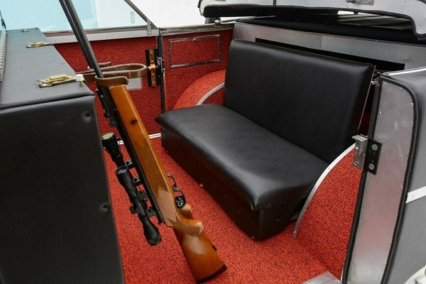 Антиквариат Safarikar. Самый странный охотничий автомобиль в миреАмериканский инвестор Брюс Болдуин в 1972 году решил создать удобный в его понимании автомобиль для охотника с новыми возможностями
Антиквариат Safarikar. Самый странный охотничий автомобиль в миреАмериканский инвестор Брюс Болдуин в 1972 году решил создать удобный в его понимании автомобиль для охотника с новыми возможностями