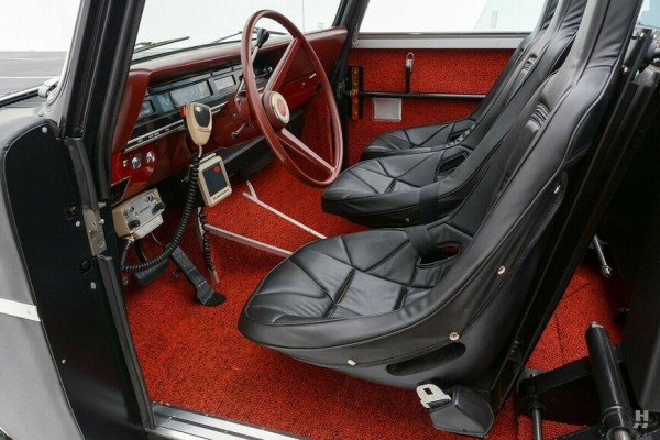 Антиквариат Safarikar. Самый странный охотничий автомобиль в миреАмериканский инвестор Брюс Болдуин в 1972 году решил создать удобный в его понимании автомобиль для охотника с новыми возможностями
Антиквариат Safarikar. Самый странный охотничий автомобиль в миреАмериканский инвестор Брюс Болдуин в 1972 году решил создать удобный в его понимании автомобиль для охотника с новыми возможностями