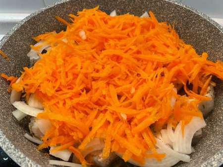 Припущенная осетрина