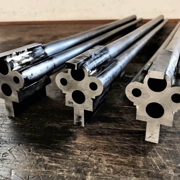 Иоганн Фанзой. От Габсбургов сквозь Гитлерюгенд к оружейной династииЭпическая история оружейника, которая охватывает несколько поколений, Вторую Мировую войну и многое другое Иоганн Фанзой. От Габсбургов сквозь Гитлерюгенд к оружейной династииЭпическая история оружейника, которая охватывает несколько поколений, Вторую Мировую войну и многое другое