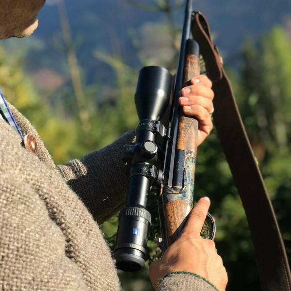 Иоганн Фанзой. От Габсбургов сквозь Гитлерюгенд к оружейной династииЭпическая история оружейника, которая охватывает несколько поколений, Вторую Мировую войну и многое другое Иоганн Фанзой. От Габсбургов сквозь Гитлерюгенд к оружейной династииЭпическая история оружейника, которая охватывает несколько поколений, Вторую Мировую войну и многое другое