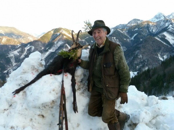 Иоганн Фанзой. От Габсбургов сквозь Гитлерюгенд к оружейной династииЭпическая история оружейника, которая охватывает несколько поколений, Вторую Мировую войну и многое другое Иоганн Фанзой. От Габсбургов сквозь Гитлерюгенд к оружейной династииЭпическая история оружейника, которая охватывает несколько поколений, Вторую Мировую войну и многое другое